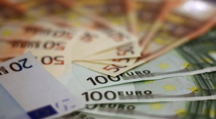 a cuánto operó este lunes 14 de octubre