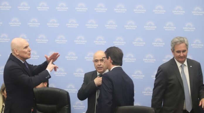 diputados centraron debate en pago de deuda, ante la ausencia de Caputo