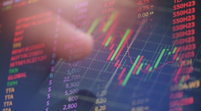 Dólar calmo y baja del riesgo país: ¿en qué conviene invertir?