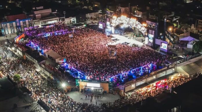 El Festival Provincial del Fernet llega a la Plaza Próspero Molina de Cosquín