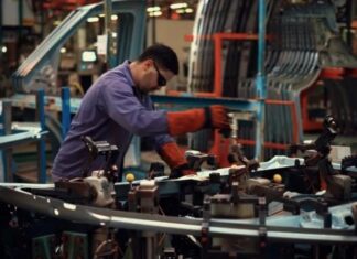 UIA pide respeto y políticas claras tras el discurso de Milei en el Congreso