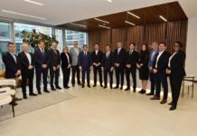 San Juan|El gobernador se reunió en Vancouver con autoridades de Fluor y conoció el modelo 3D del proyecto minero Vicuña