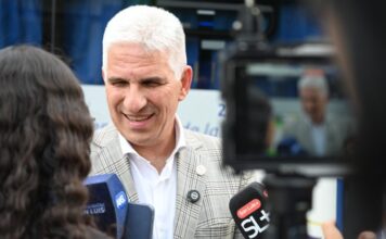 ANSL » El Gobernador visitó más de 25 escuelas y lanzó alrededor de 30 acciones destinadas a la educación